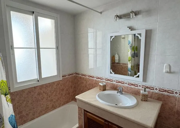 Beachline Penthouse - Sealine * إِستيبونا