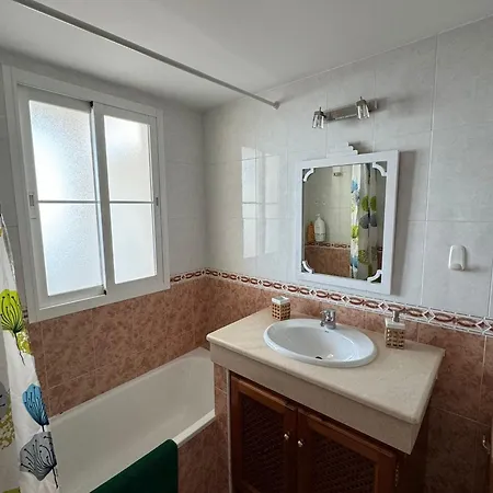Beachline Penthouse - Sealine * إِستيبونا